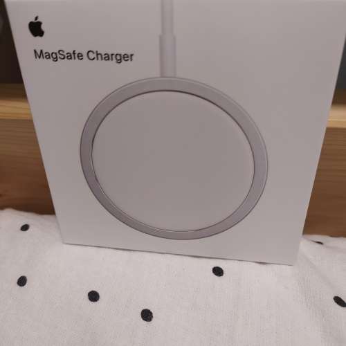 全新 100% new Apple Magsafe Charger