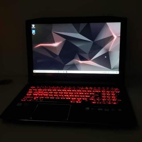 Acer Predator Helios PH315 15.6" Gaming Laptop i5-8300H 8G Ram 獨顯 GTX 1060 6G