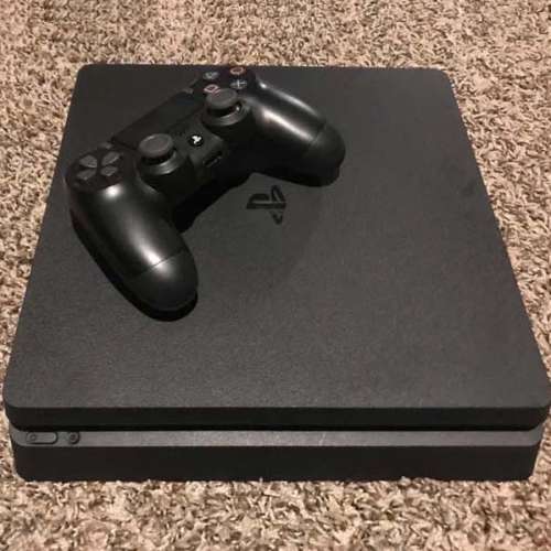 PS4 slim 遊戲機