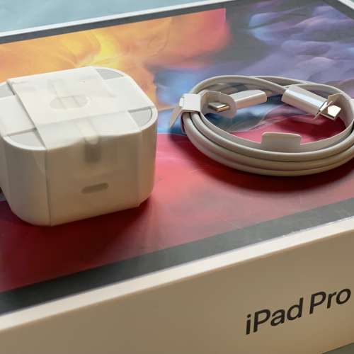 出售全新 原裝 iPad Pro 18w 快速充電套裝 插頭 usb-c power adapter & usb-c to u...