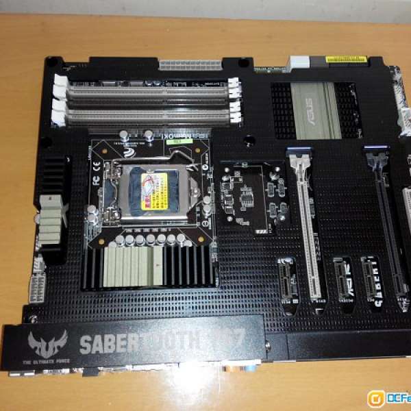 (支援PCIex4 NVMe) ASUS SABERTOOTH P67 主板連背板