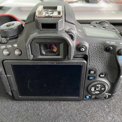 Canon EOS 77D with 18-55mm STM kit