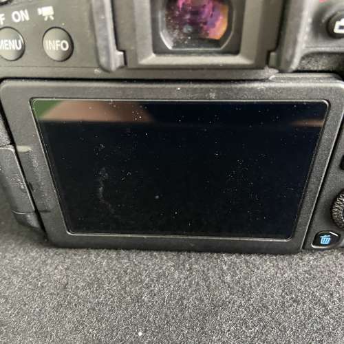 Canon EOS 77D with 18-55mm STM kit