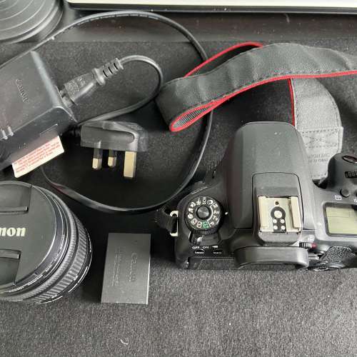 Canon EOS 77D with 18-55mm STM kit