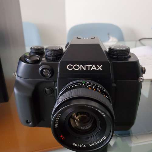 Contax AX / Carl Zeiss Distagon 35mm 1:2.8 MIJ