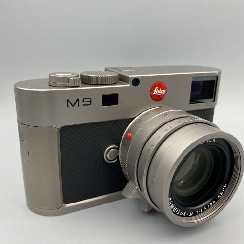 Leica M9 Titanium with Summilux-M 35mm f/1.4 ASPH 實心鈦金屬限量版
