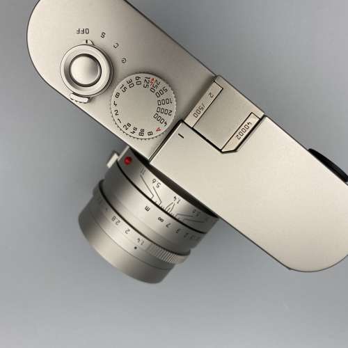 Leica M9 Titanium with Summilux-M 35mm f/1.4 ASPH 實心鈦金屬限量版