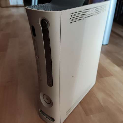 出售XBox 360 + kinect + 幾隻Game