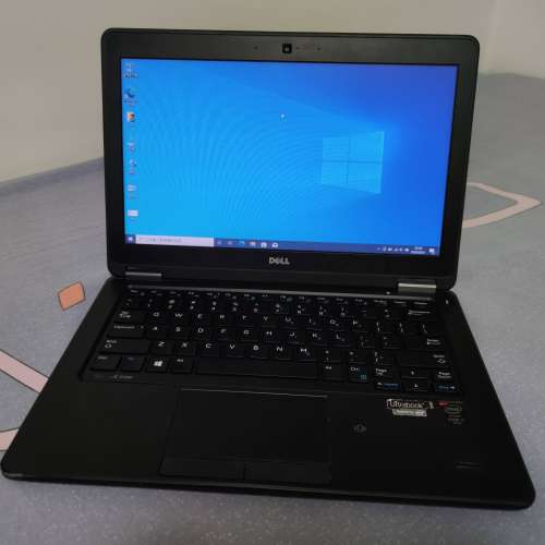 Dell Latitude E7250 i7-5600U / 8GB RAM / 256GB SSD (螢幕有少許刮花)