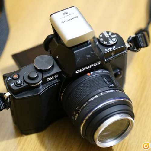 Olympus OMD EM5 Body + 罕見 Penpal pp-1 藍芽 + 14-42mm ii msc 2代鏡 ( M43, MF...