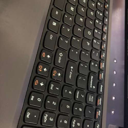 Lenovo Z575, 15.6", CAM, DVDRW, Wifi, AMD A6 3400M, 2G RAM, Win10, 120G SSD