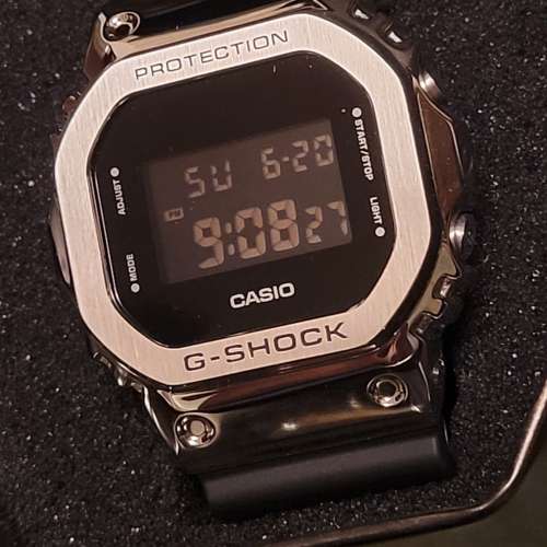 Casio GM-5600-1 G shock 不鏽鋼