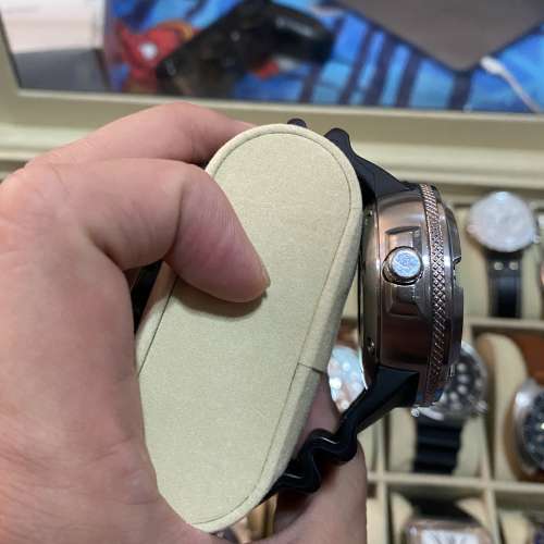 Citizen 煙灰缸光動能手錶