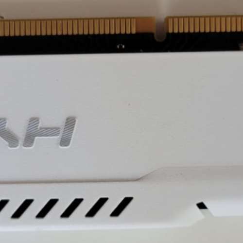 hyperX 8gb ddr4 2400mhz RAM white