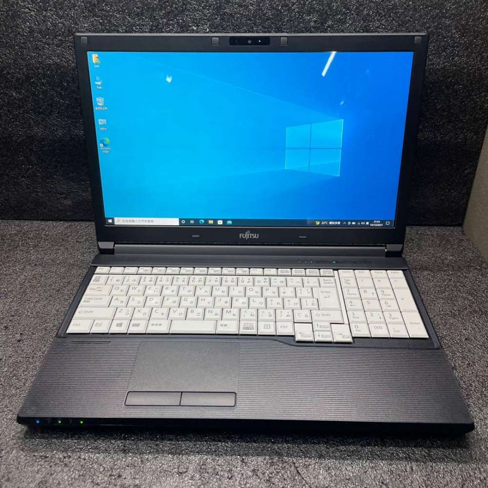 Fujitsu LIFEBOOK A576/P (CPU:i5-7300U RAM:8GB SSD:256GB