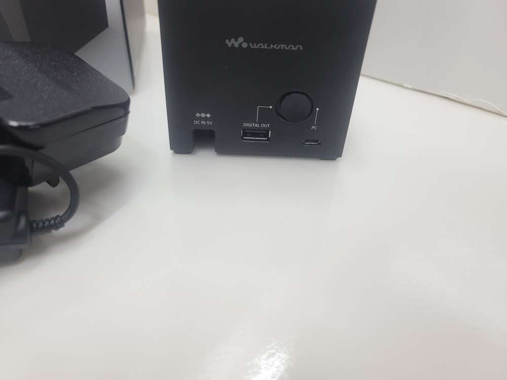 買賣全新及二手隨身音響, 影音產品- Sony Hi Rez Walkman Dock BCR