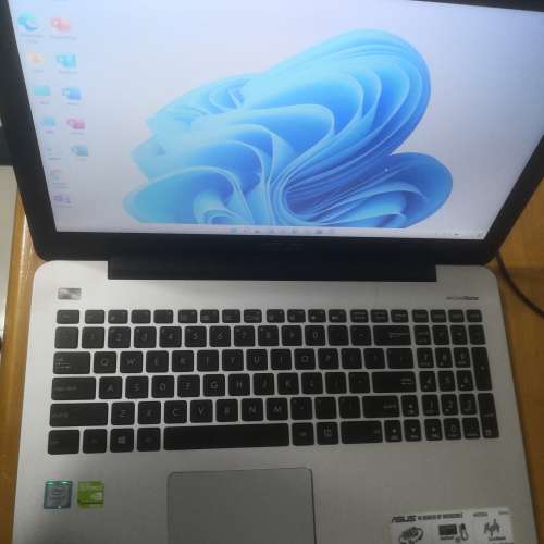 15.6寸 asus i7 12G記憶體  雙硬盤  獨立2G顯卡  高清mon 自帶手寫板 正版win11  o...