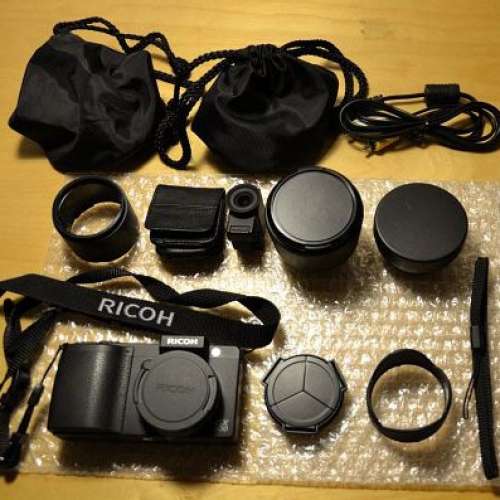 Ricoh GX 200 + Wide Lens + Tele Lens + EVF + Len Shutter