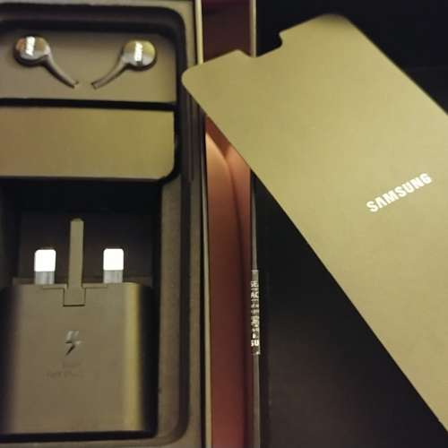Samsung S20 剩餘配件三件 (不連手機)