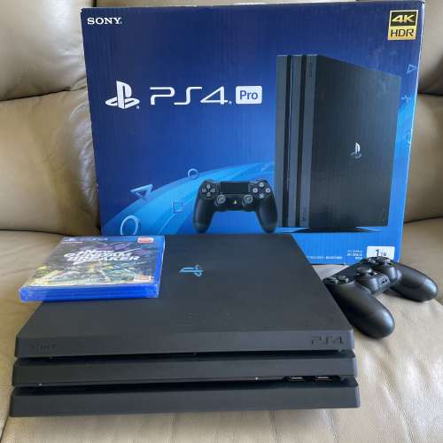 PS4 Pro 1TB連1手掣(行貨)連高達遊戲一隻