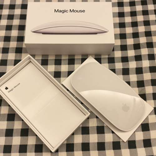 Apple Magic Mouse 2 滑鼠 行貨 99%新 全新一樣 非常少用和新淨 只用了一兩次便放回...