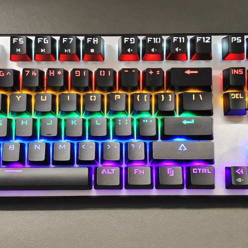 靈逸 LINGYI 黑寡婦 RGB混光機械鍵盤 (青軸) 104鍵  HK$100