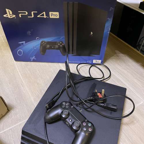 PS4 pro 1TB 連盒 1手掣 新淨 9.0.3