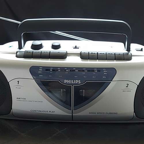 Philips AW7150 收音錄音機  (錄音已壞、 FM收音正常)