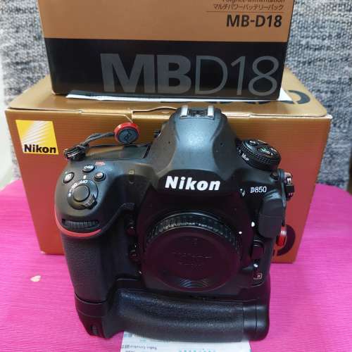 Nikon D850 + MBD18