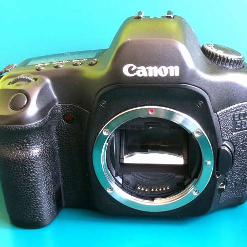 canon 5D  36mm x24mm sensor dslr camera