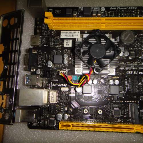 Mother Board Biostar A10N-8800E itx ((連Window10Home授權啟用碼))