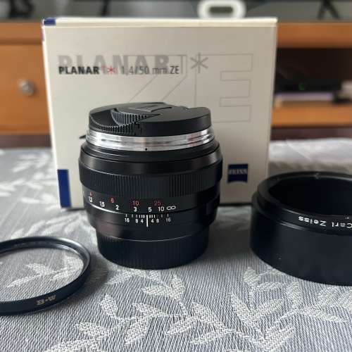 Carl Zeiss 1.4/50 T* Planar for Canon mount