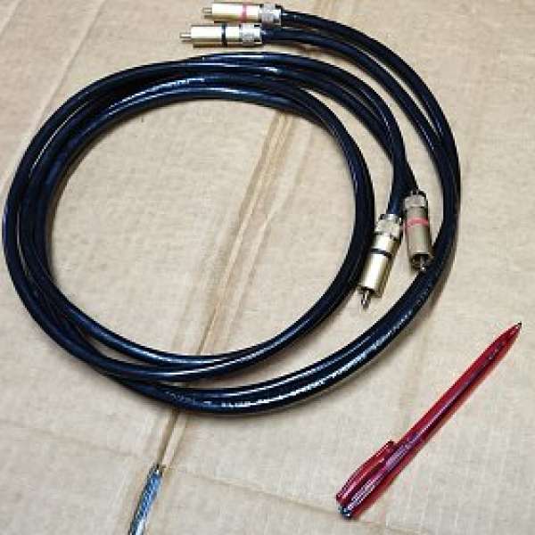 PATENT silver RCA cable