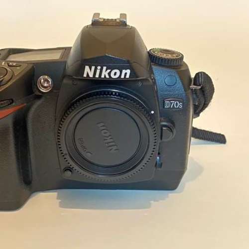 Nikon D70S
