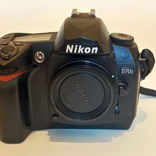 Nikon D70S