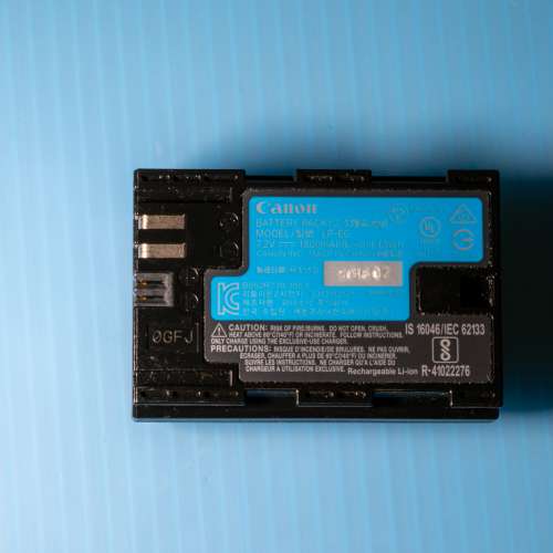 Canon LP-E6 原裝電池 + NITECORE UCN1 USB雙槽旅行充電器 100%功能正常