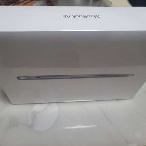 全新未開封MacBook Air M1 13‘’  ,連一年原廠保用期