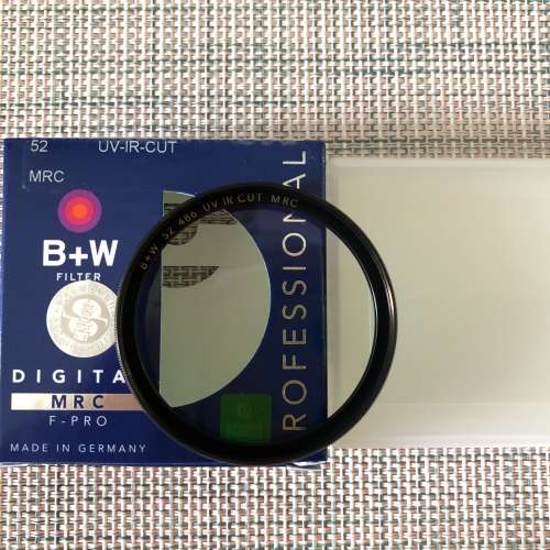 B+W 52mm 486 UV IR CUT MRC Filter