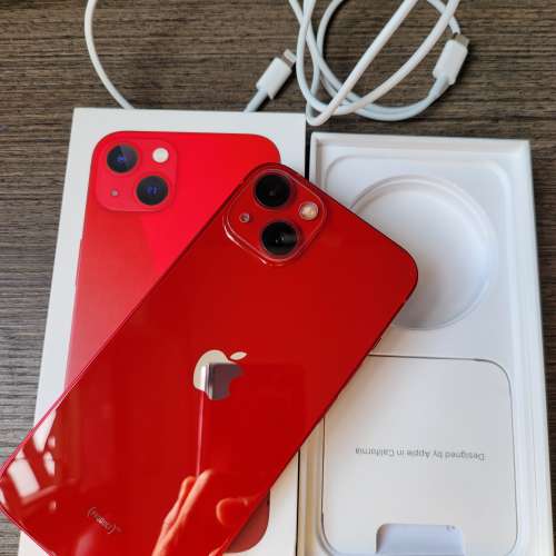 iphone 13 128gb，紅色，今年5月購於apple, ,全套齊有單，已貼mon貼鏡頭貼，充電次...