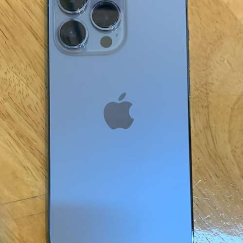 行貨 iPhone 13 Pro 256GB 藍色、無花無崩、電池 98%，保養到2022年11月11號