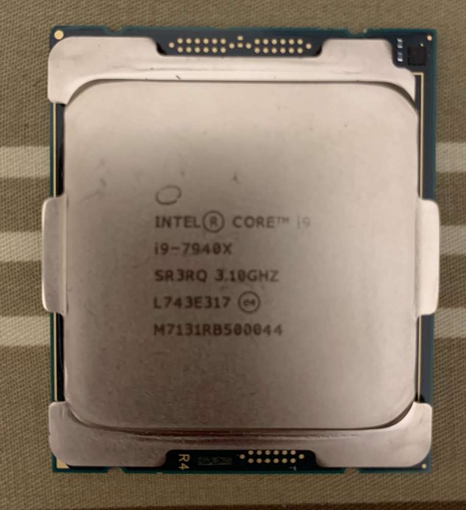 Intel Core i9 7940X LGA2066 - DCFever.com
