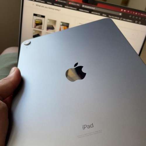 Apple iPad Air 4 + Spigen Rugged Armour Case + USB Port/Headphone Jack
