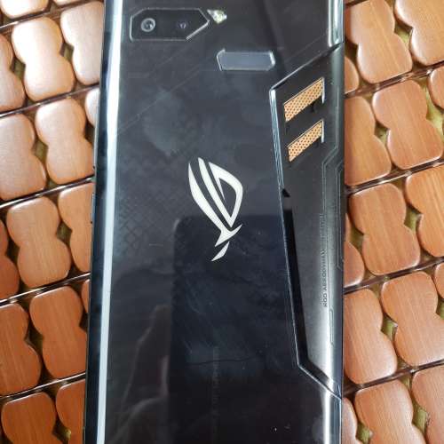 屏幕爆裂Asus ROG Phone  8+512gb  連散熱風扇 雙卡雙待港版電競手機。