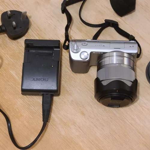 sony NEX-5 camara with 18-55 kit lens and flashlamp 相機連鏡頭閃光燈