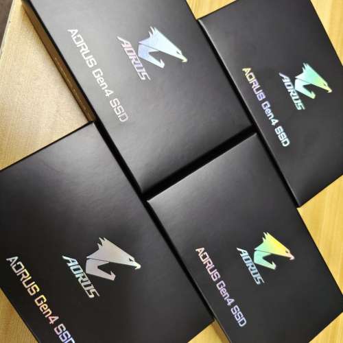 (4盒) Gigabyte AORUS Gen4 SSD 1TB (超高速的讀寫R5000 / W4400 MB/s)