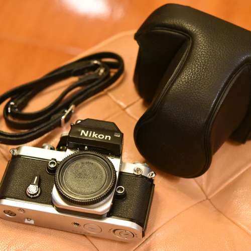 新淨Nikon F2 機身連DP-1測光頂及原廠皮套