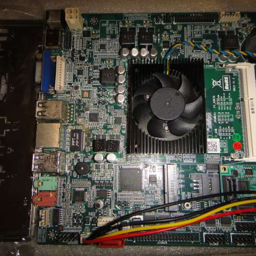 ITX Intel Broadwell-U 的嵌入式主板 內建CPU i7-5500U 2.4Ghz  (Window 10Pro數位...