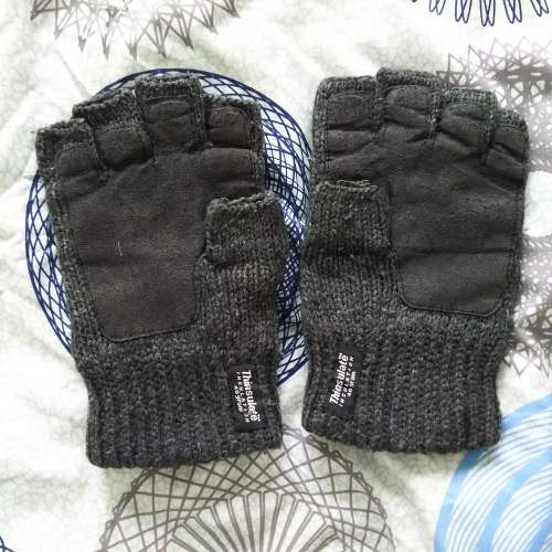 90%新H&M 冷手套保暖Gloves