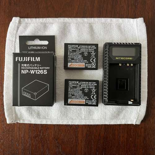 Fujifilm NP-W126S Battery + Nitecore FX1 Dual Slot USB Charger Fuji 富士 電池 ...