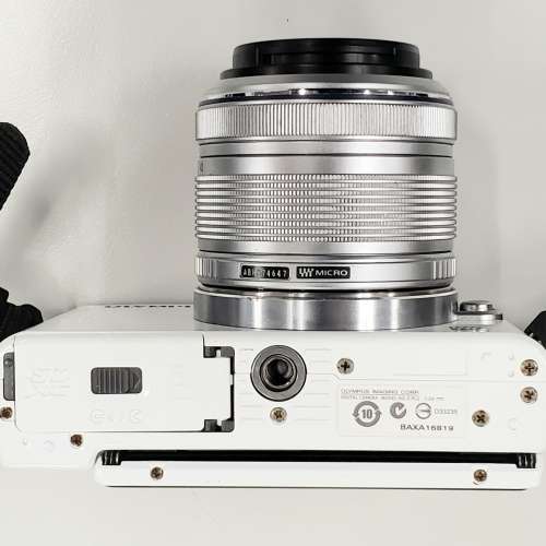 Olympus E-PL3 with 14-42mm II R Kit Set (EPL3) - 送 Extreme 快 SD 及 KATA DC 4...